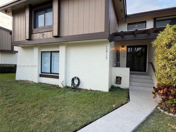 12717 SW 66th Ter , Miami, FL 33183