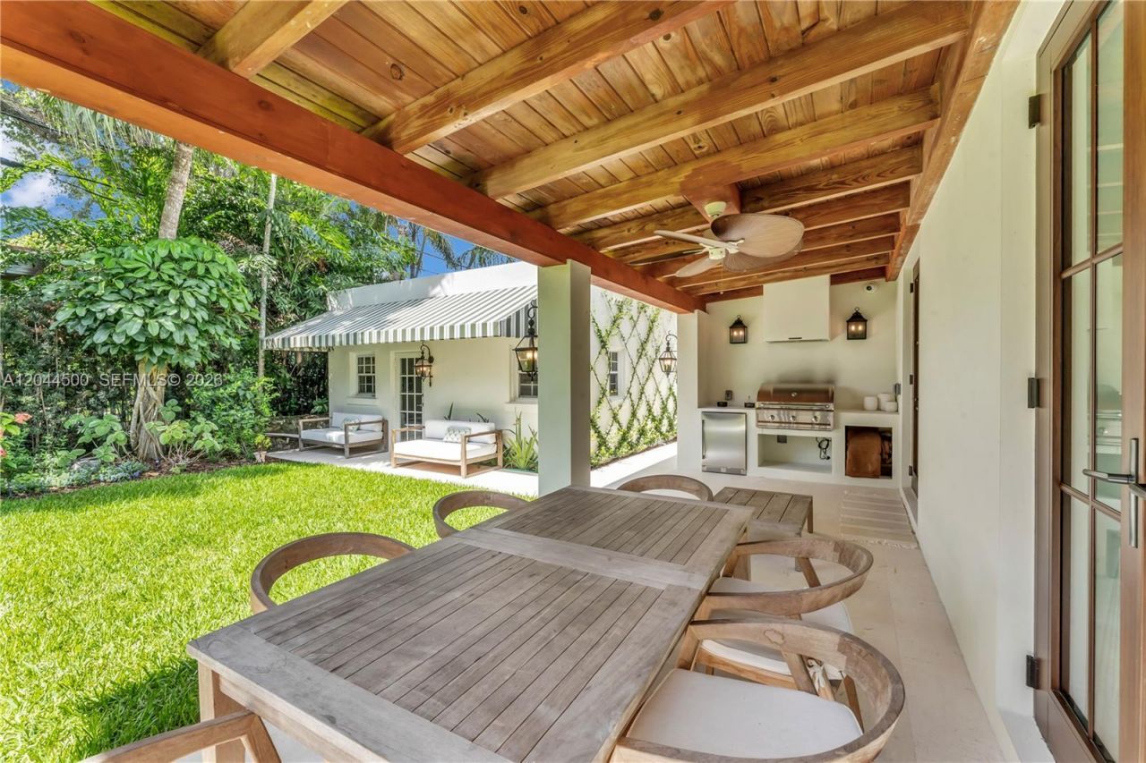5730 SW 49th St , South Miami, FL 33155 Photo