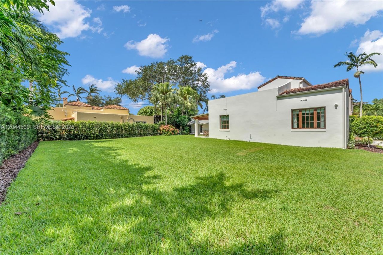 5730 SW 49th St , South Miami, FL 33155 Photo