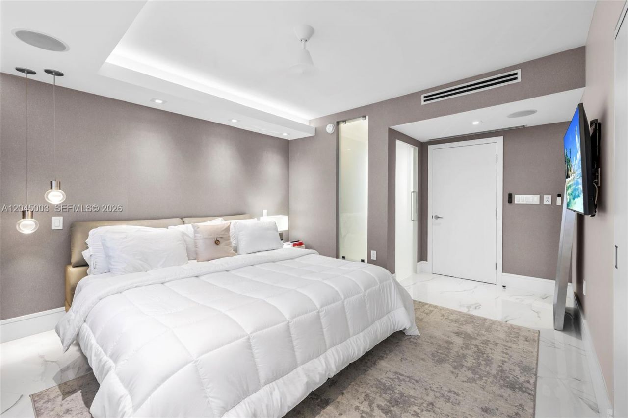 10190 Collins Ave, Unit 203, Bal Harbour, FL 33154 Photo