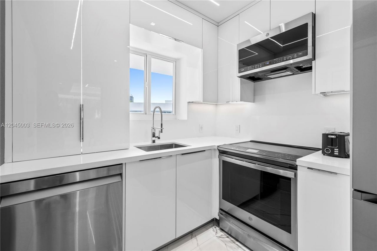 10190 Collins Ave, Unit 203, Bal Harbour, FL 33154 Photo