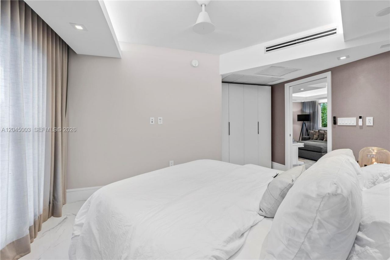 10190 Collins Ave, Unit 203, Bal Harbour, FL 33154 Photo