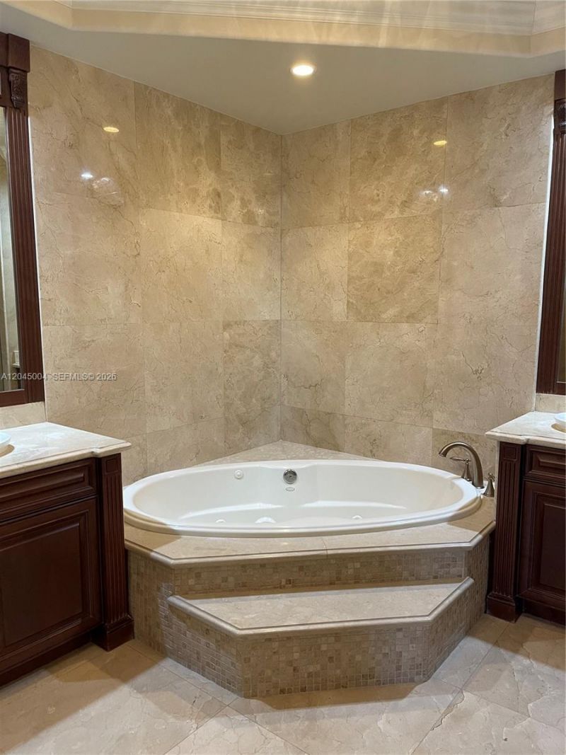 6230 Paradise Point Dr , Unit 6230, Palmetto Bay, FL 33157 Photo
