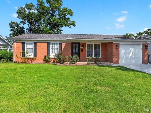 7437 Sunset Drive , Hazelwood, MO 63042
