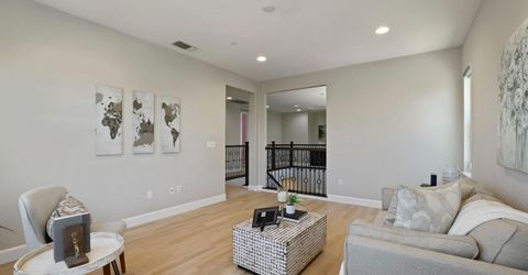 262 W Huntington Ave, Mountain House, CA 95391 Photo