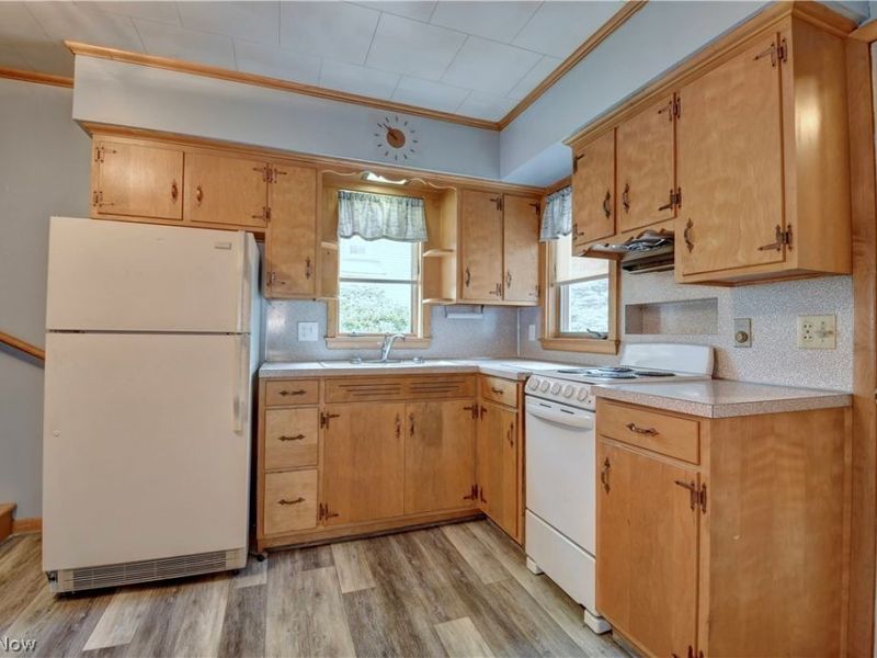 305 Main Street W, Beach City, OH 44608 Photo 9