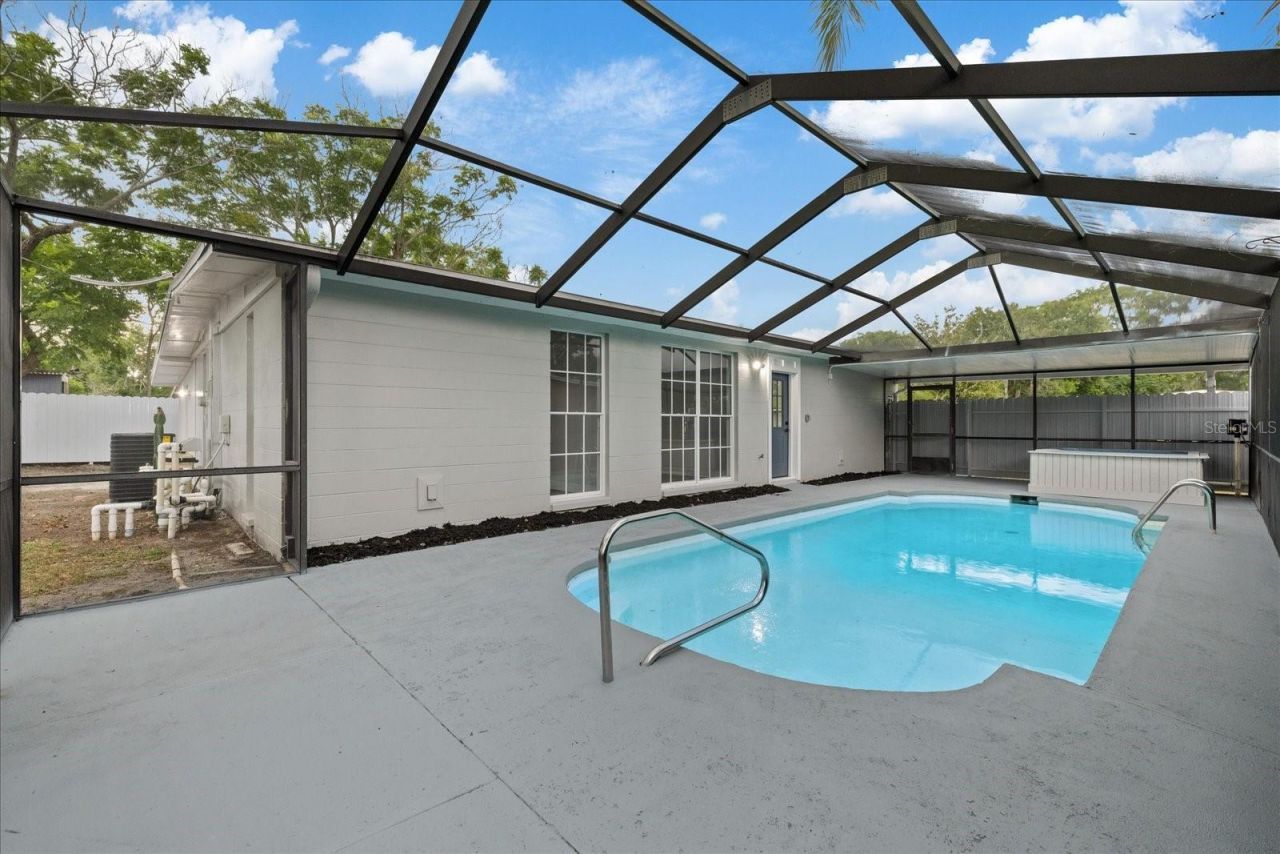 1130 Dogwood Avenue, Tampa, FL 33613 Photo