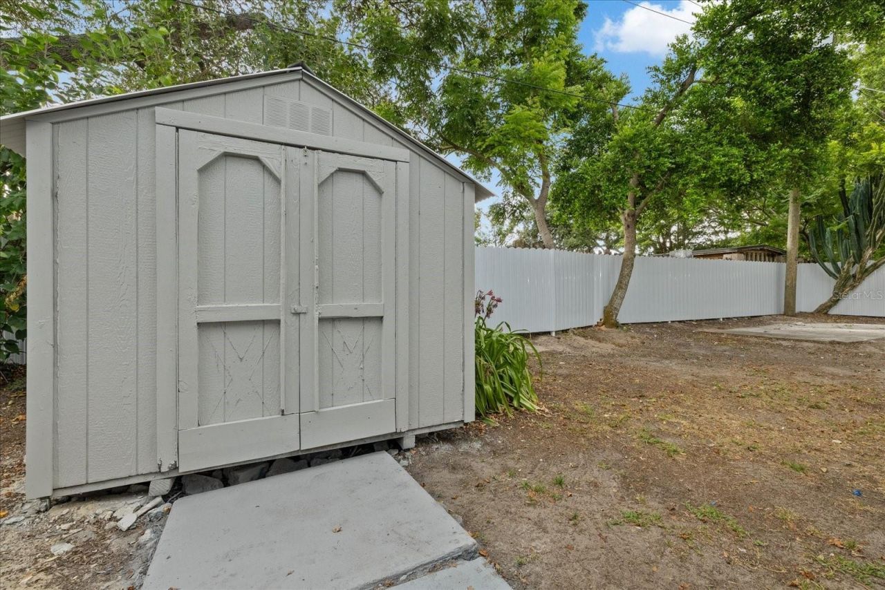 1130 Dogwood Avenue, Tampa, FL 33613 Photo