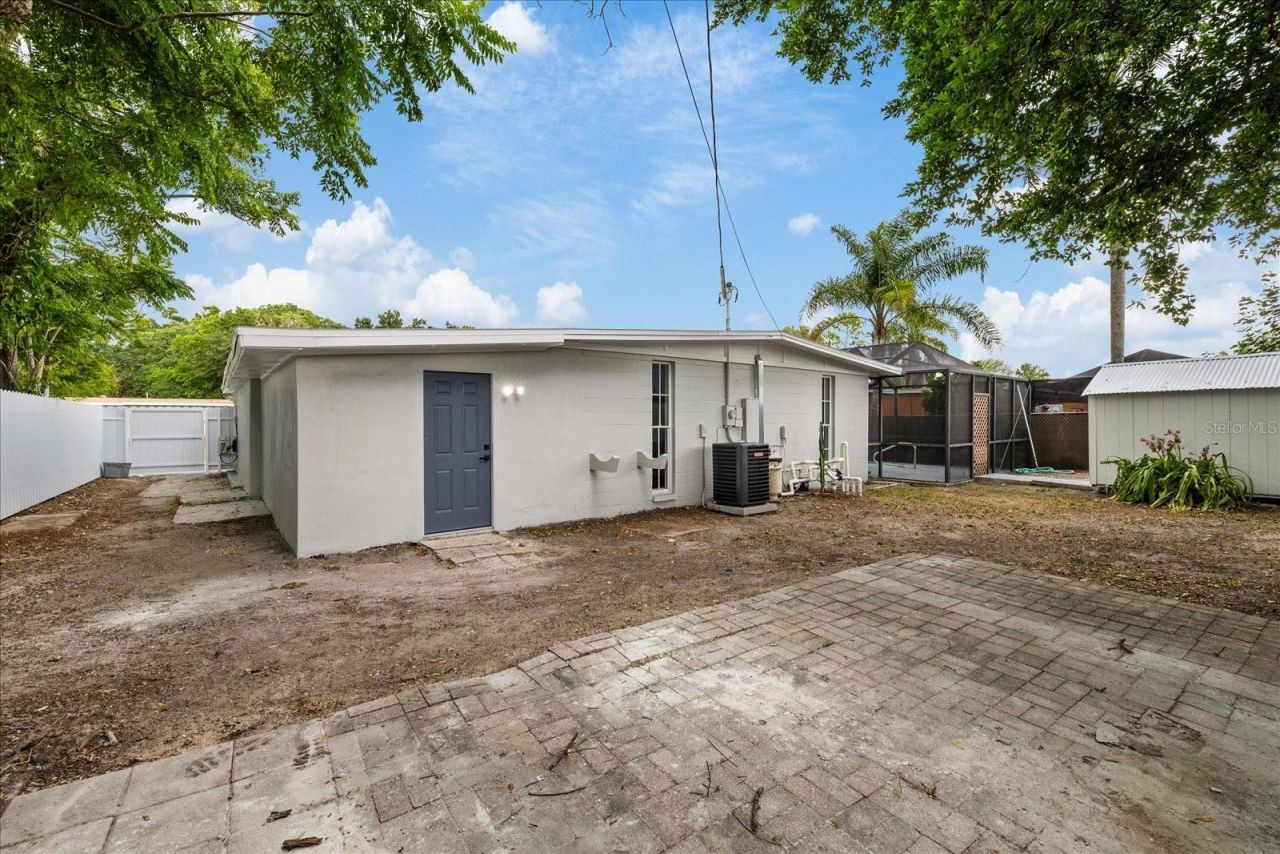 1130 Dogwood Avenue, Tampa, FL 33613 Photo