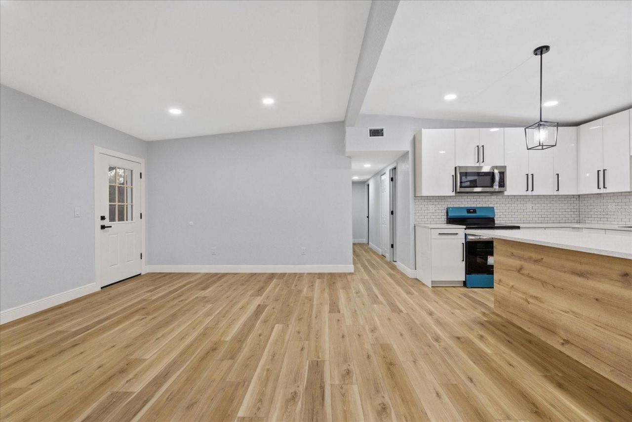 1130 Dogwood Avenue, Tampa, FL 33613 Photo