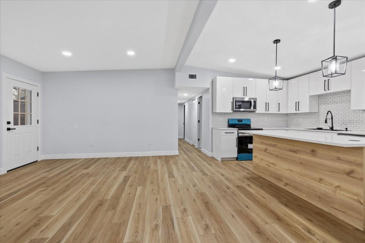 1130 Dogwood Avenue, Tampa, FL 33613 Photo