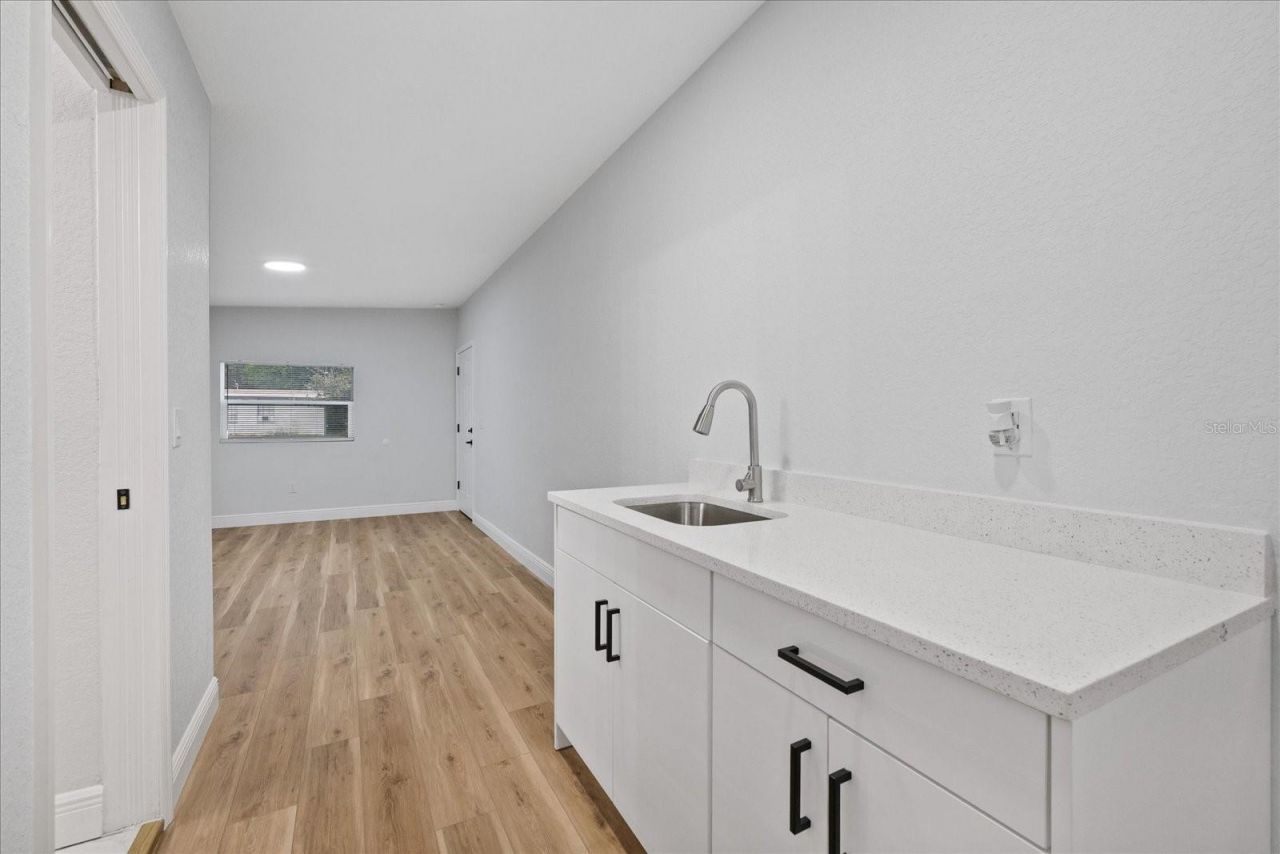 1130 Dogwood Avenue, Tampa, FL 33613 Photo