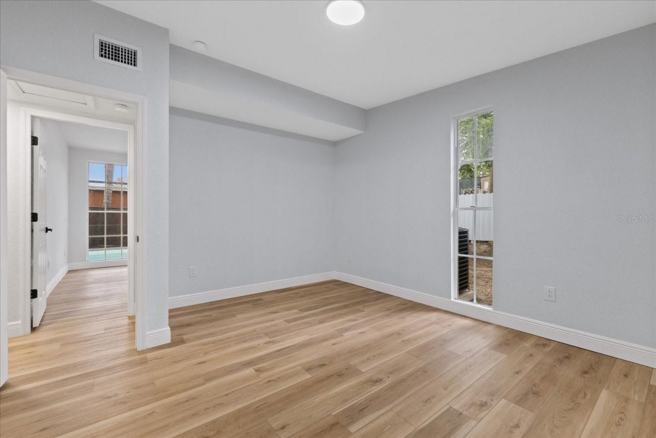 1130 Dogwood Avenue, Tampa, FL 33613 Photo
