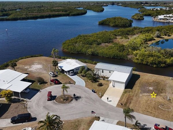 732 BLACKBURN BOULEVARD , NORTH PORT, FL 34287