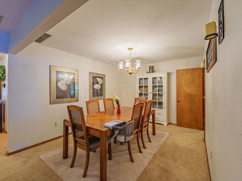 333 Green Oak Drive, Troy, OH 45373 Photo 9