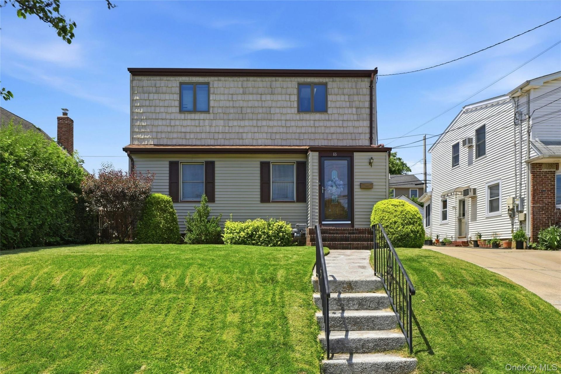65 Moore Street, New Hyde Park, NY 11040 Main Photo