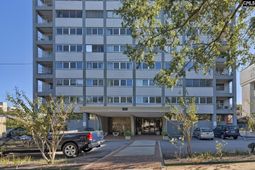 1520 Senate Street  photo 4