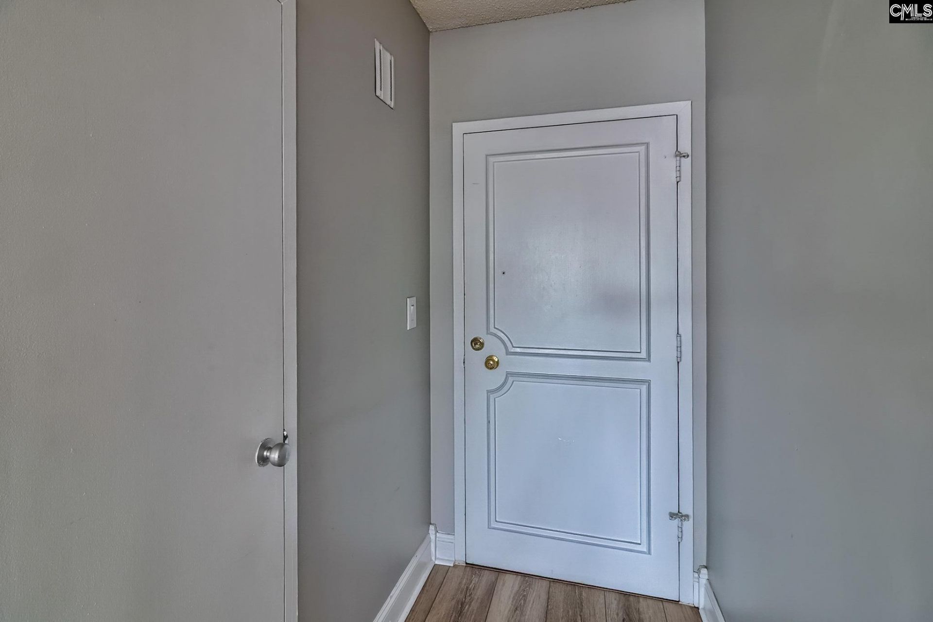 1520 Senate Street  Photo 6
