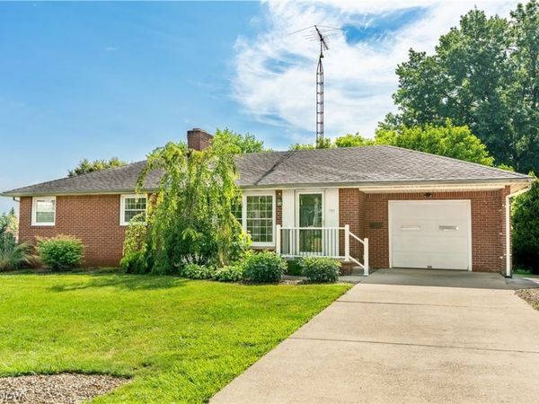 500 N Marion Avenue, Louisville, OH 44641