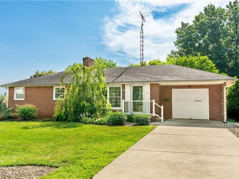 500 N Marion Avenue, Louisville, OH 44641 Photo 1