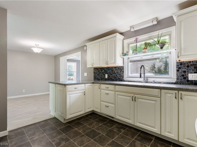 500 N Marion Avenue, Louisville, OH 44641 Photo 17