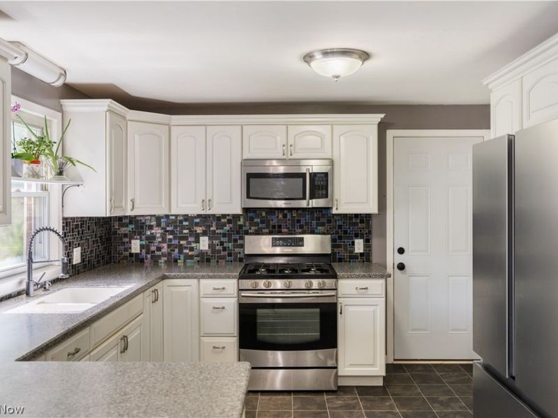 500 N Marion Avenue, Louisville, OH 44641 Photo 18