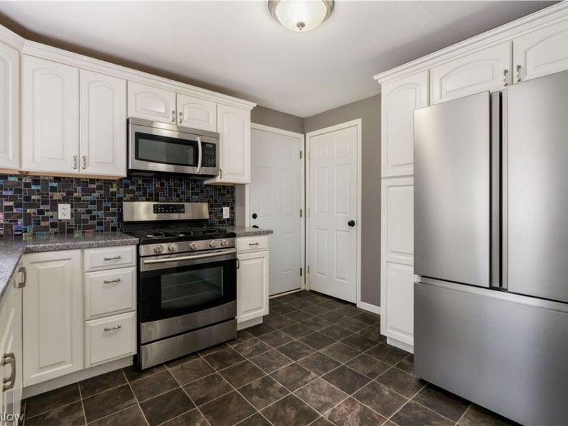 500 N Marion Avenue, Louisville, OH 44641 Photo 19