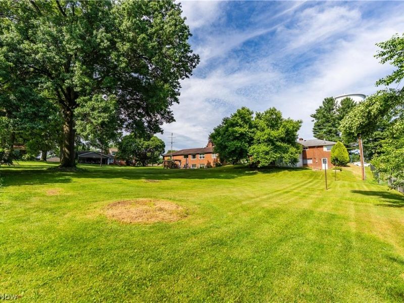 500 N Marion Avenue, Louisville, OH 44641 Photo 6