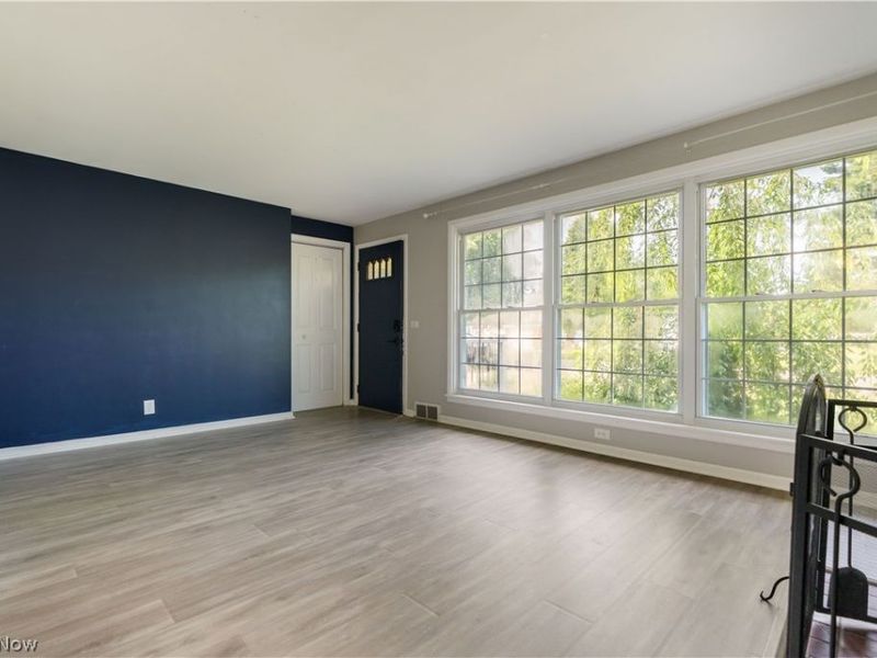 500 N Marion Avenue, Louisville, OH 44641 Photo 9