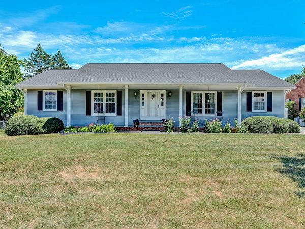 6437 Ridgeview DR, Roanoke, VA 24019