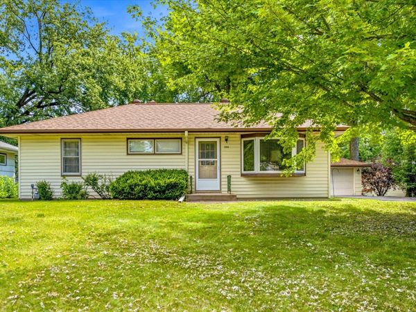 2584 Herschel Street , Roseville, MN 55113