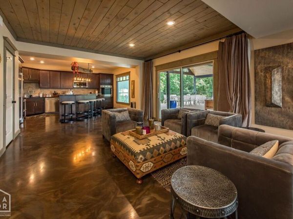 7910 Edgemont Road, Greers Ferry, AR 72067