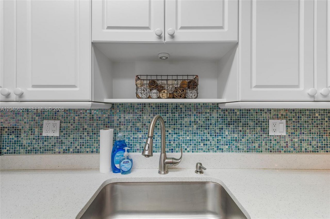 2424 NE 9th St , Unit 207, Fort Lauderdale, FL 33304 Photo