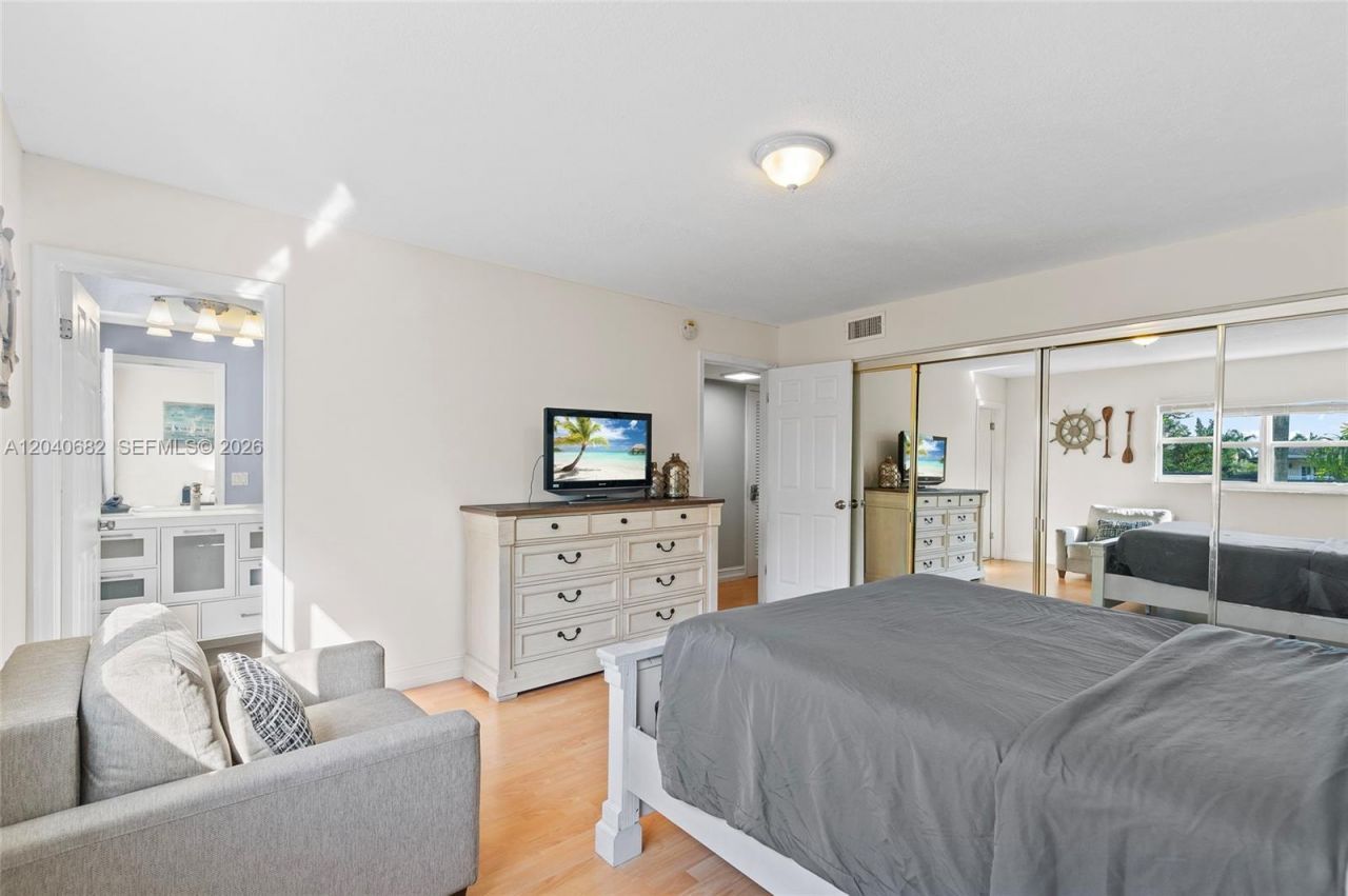 2424 NE 9th St , Unit 207, Fort Lauderdale, FL 33304 Photo