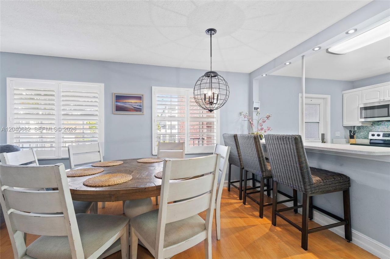 2424 NE 9th St , Unit 207, Fort Lauderdale, FL 33304 Photo