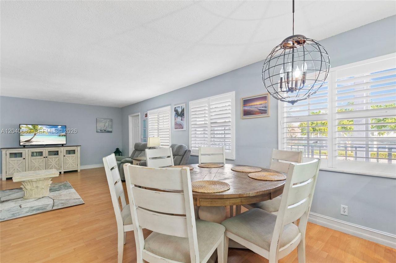 2424 NE 9th St , Unit 207, Fort Lauderdale, FL 33304 Photo