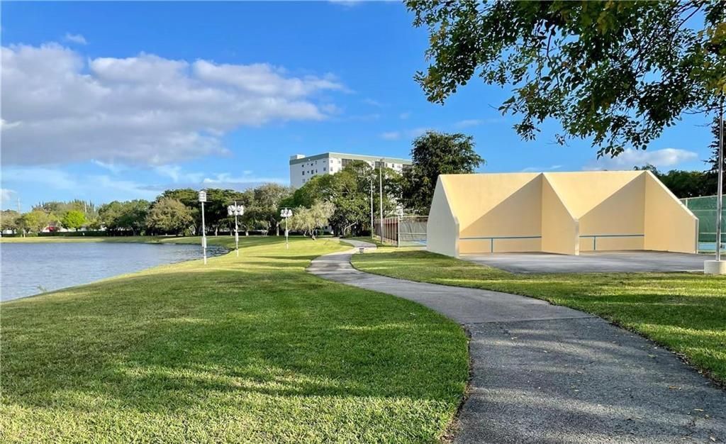 2307 S Cypress Bend Drive, Unit 207a, Pompano Beach, FL 33069 Photo