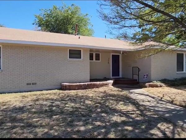 718 College, Stephenville, TX 76401