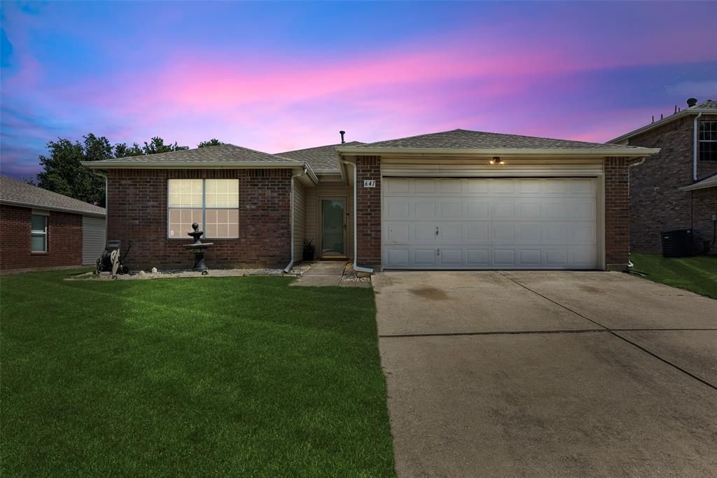 641 Mallard Drive, Saginaw, TX 76131 Main Photo
