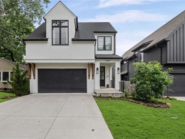 2207 W 48th Street, Westwood, KS 66205