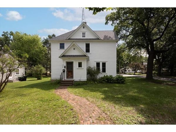 520 12th Street, Menomonie, WI 54751