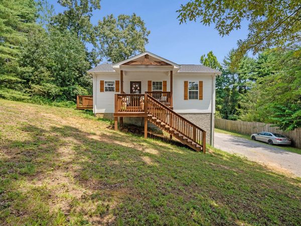 795 Lowery Ln , McMinnville, TN 37110