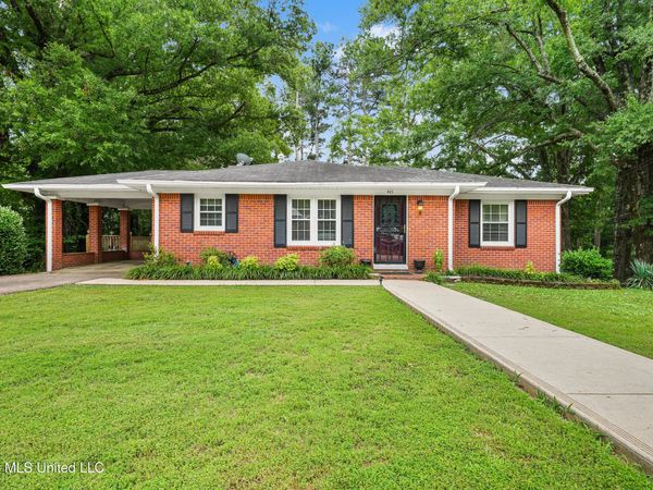 415 Hamilton Street, Holly Springs, MS 38635
