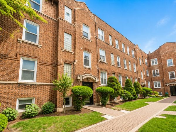 656 W Oakdale Avenue , Unit 2D, Chicago, IL 60657