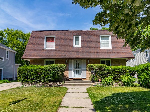 918 N Linden Avenue , Waukegan, IL 60085