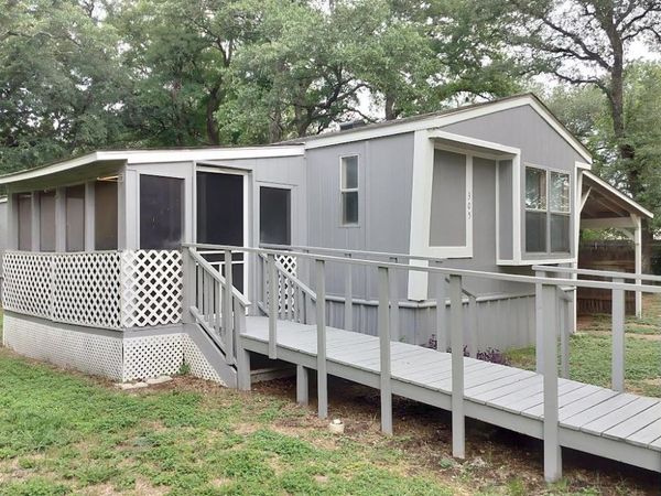 305 Woods LN, Cedar Park, TX 78613