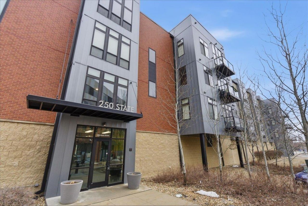 250 State Street, Unit 302, Cedar Falls, IA 50613 Main Photo