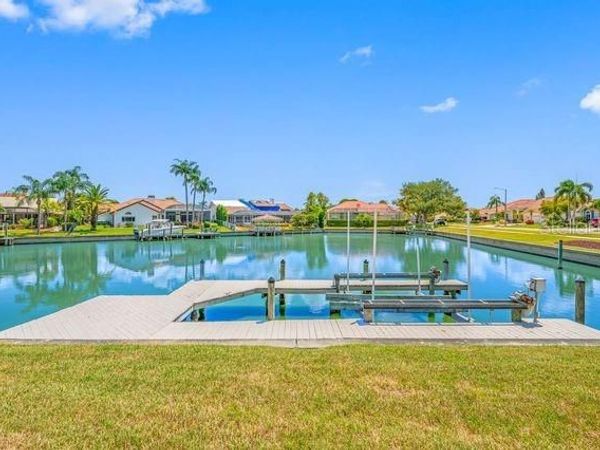 9801 COMPASS POINT WAY, TAMPA, FL 33615