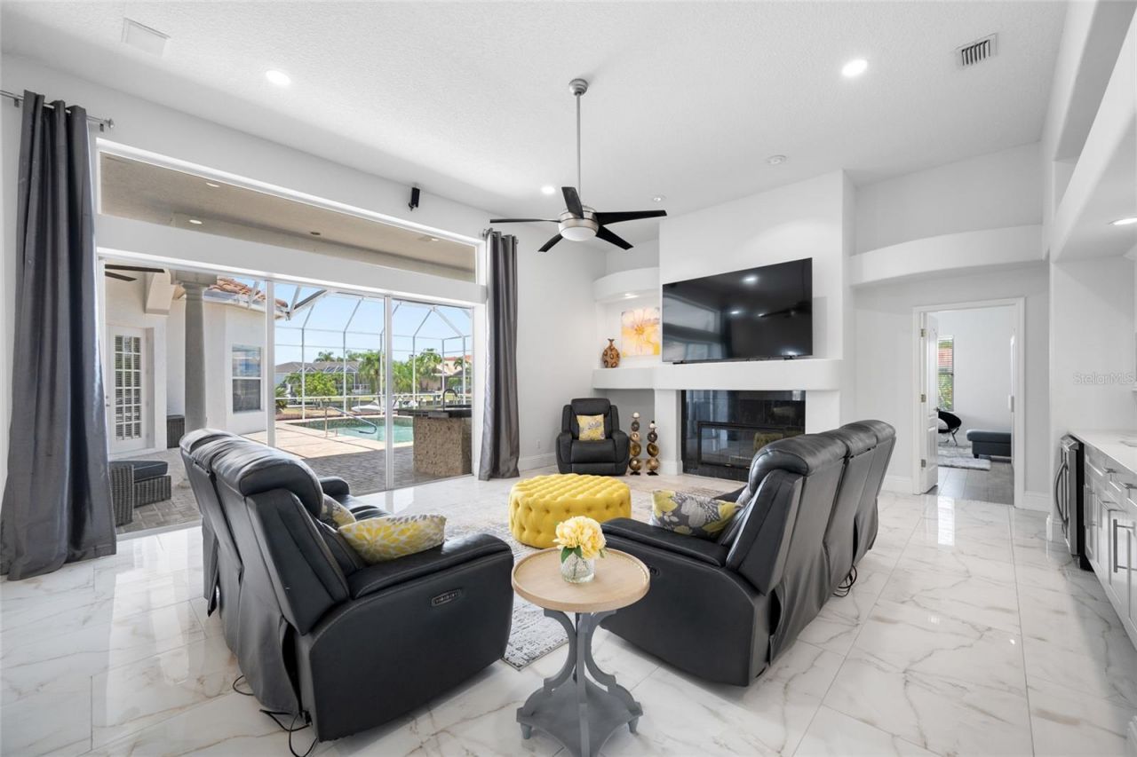 9801 Compass Point Way, Tampa, FL 33615 Photo