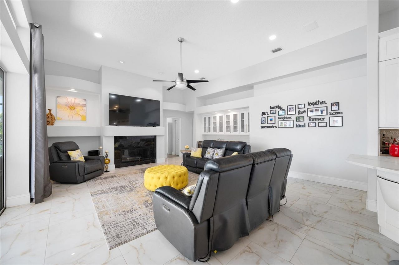 9801 Compass Point Way, Tampa, FL 33615 Photo
